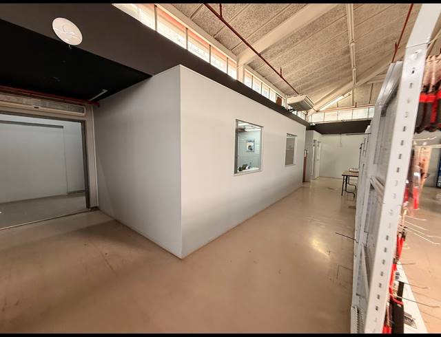 360M² SHOWROOM TO LET IN CONGELLA